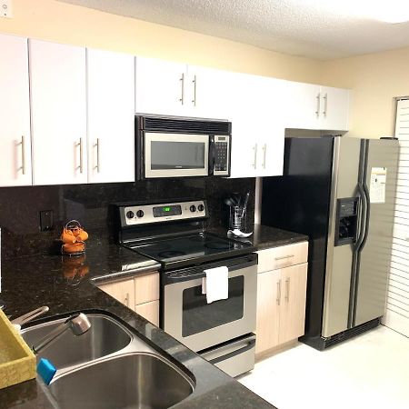Renovated 2/2 Unit At Yacht Club/Aventura Daire Dış mekan fotoğraf